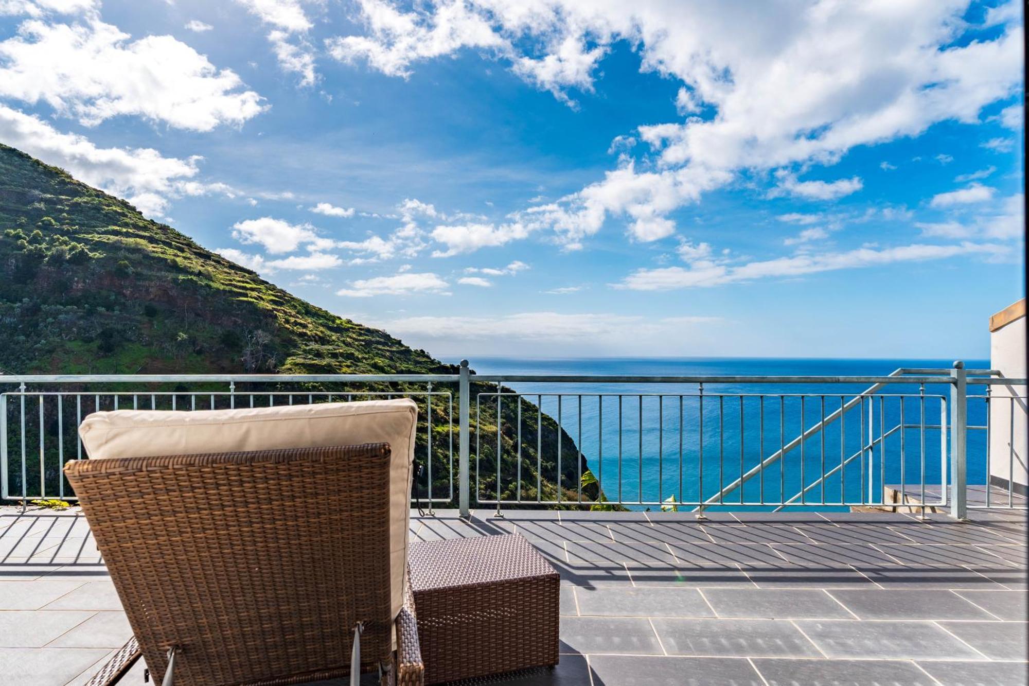 Alex,pool And Ocean View Calheta (Madeira)