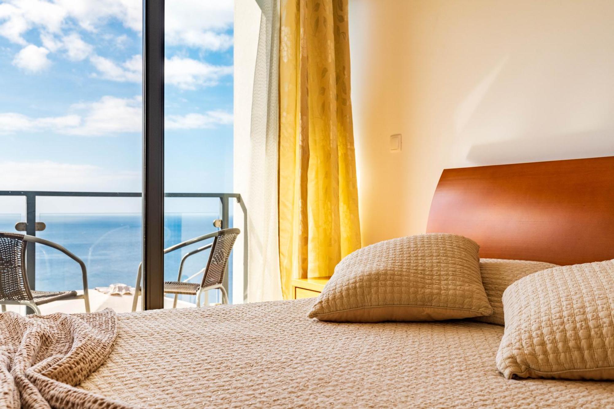 Alex,pool And Ocean View * Calheta (Madeira)