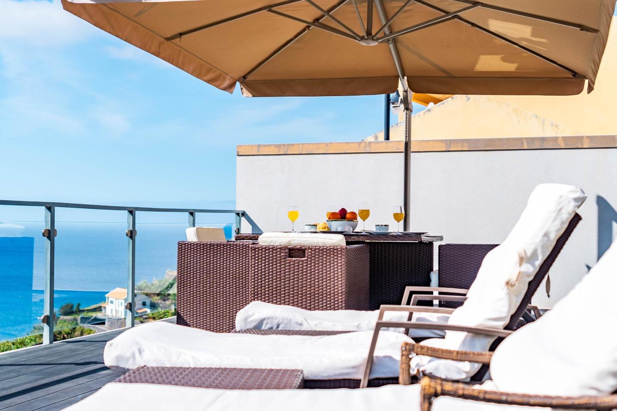 Alex,pool And Ocean View * Calheta (Madeira)
